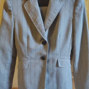 Tahari Arthur S. Levine Gray Pinstripe Women's Regular Pant Suit 2 Piece Size 2
